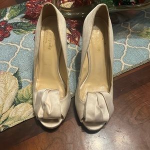 Kat spade cream heels with glitter detail heel. Size 5.5